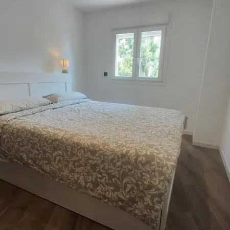 Del Parque Flats Playamar